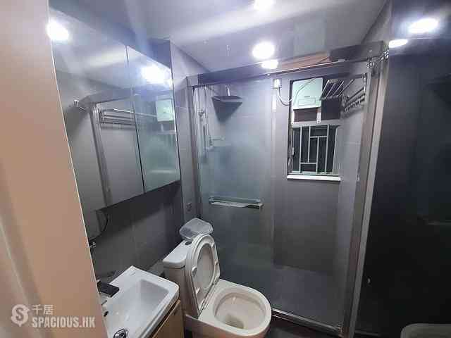 Sheung Wan - Queen's Terrace Block 1 07