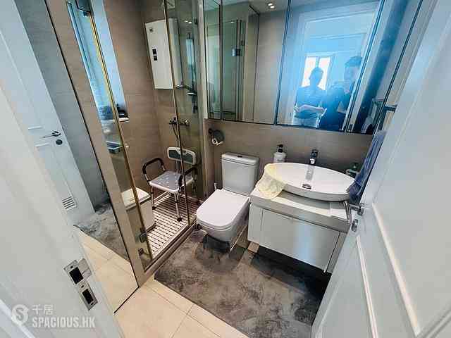 Tsim Sha Tsui - The Victoria Towers 04
