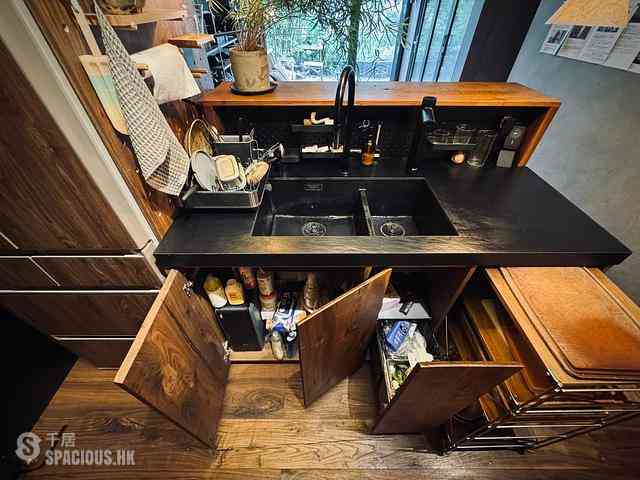 Stubbs Road - The Notting Hill 12
