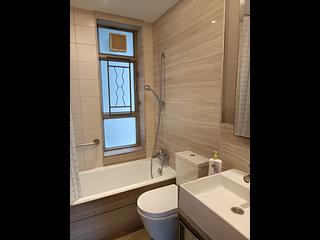 Sai Ying Pun - Island Crest Block 2 03