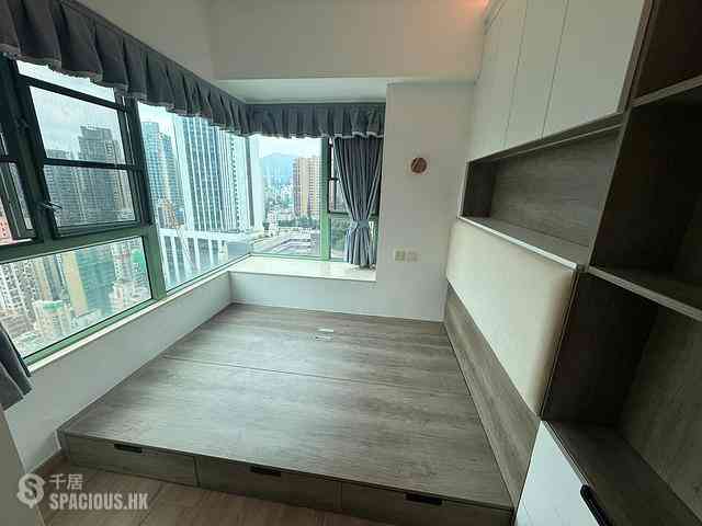 Wan Chai - Royal Court 04