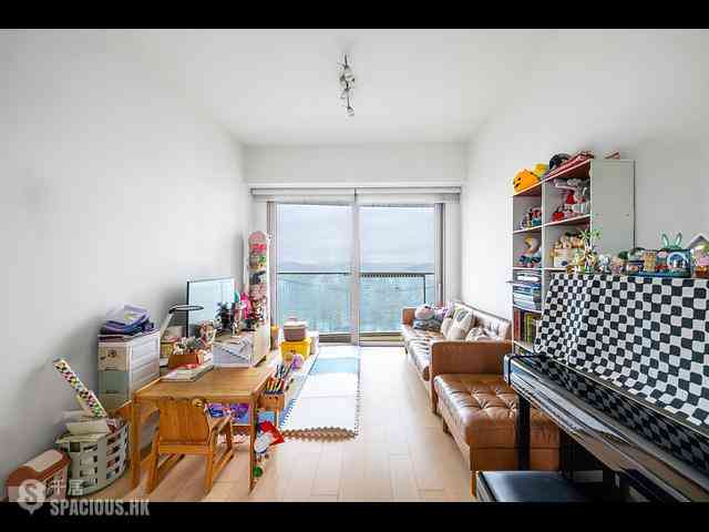 Kennedy Town - Cadogan 01