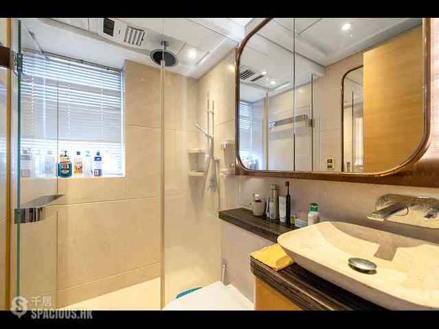 Kennedy Town - Cadogan 06