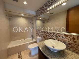 Pok Fu Lam - Villas Sorrento 07
