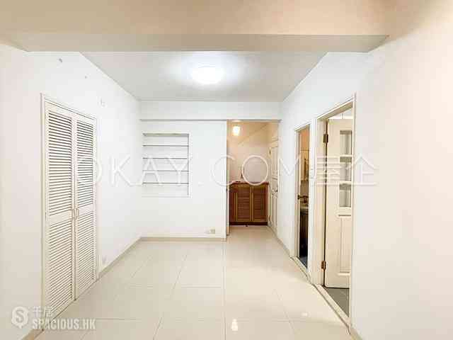 Mid Levels West - Hing Wah Mansions 02