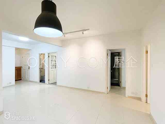 Mid Levels West - Hing Wah Mansions 04