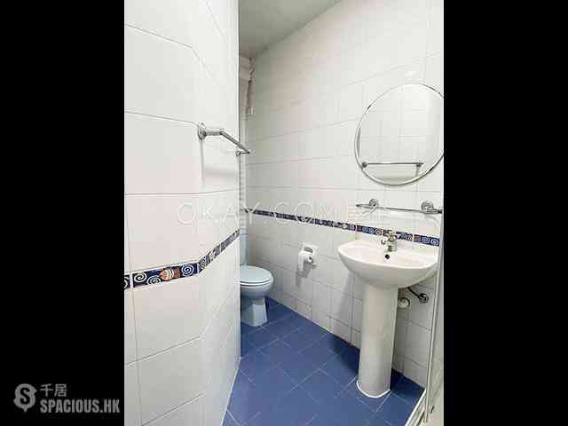 Mid Levels West - Hing Wah Mansions 13