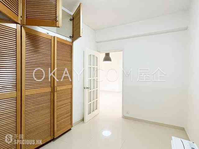 Mid Levels West - Hing Wah Mansions 15