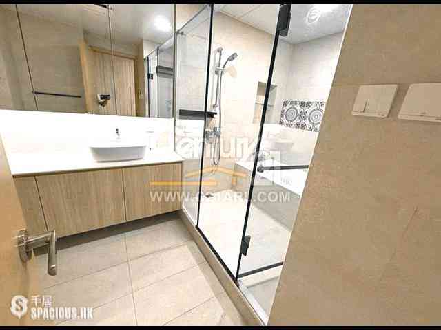 Mid Levels Central - Clovelly Court 06