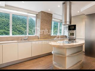 Repulse Bay - The Lily 07