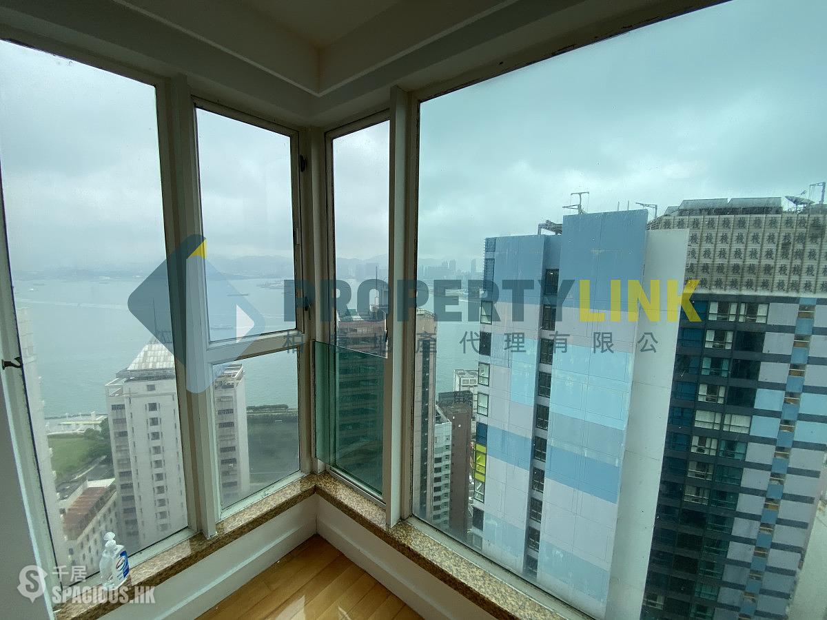 Sheung Wan - Queen's Terrace 01