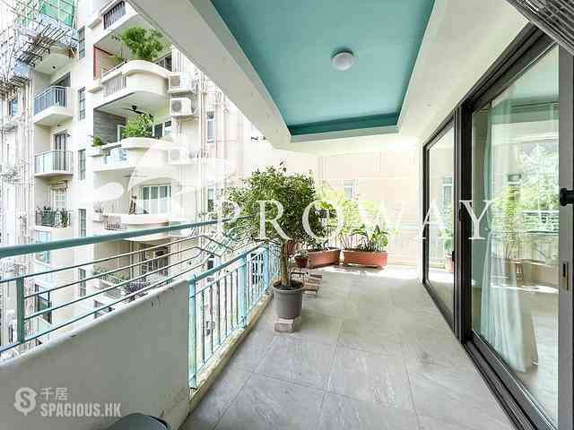 Mid Levels Central - Grand House 01