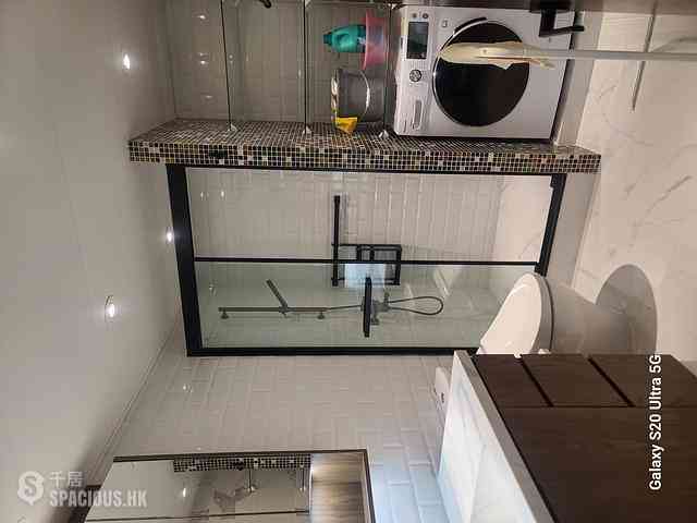 Wan Chai - Convention Plaza Apartments 06
