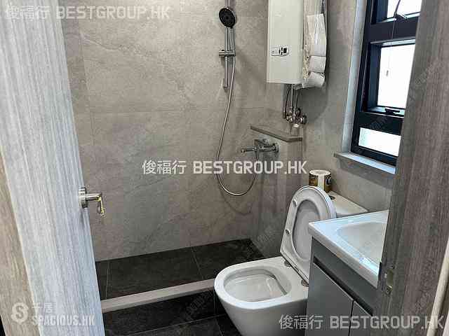Sai Ying Pun - Fu Moon Building 08