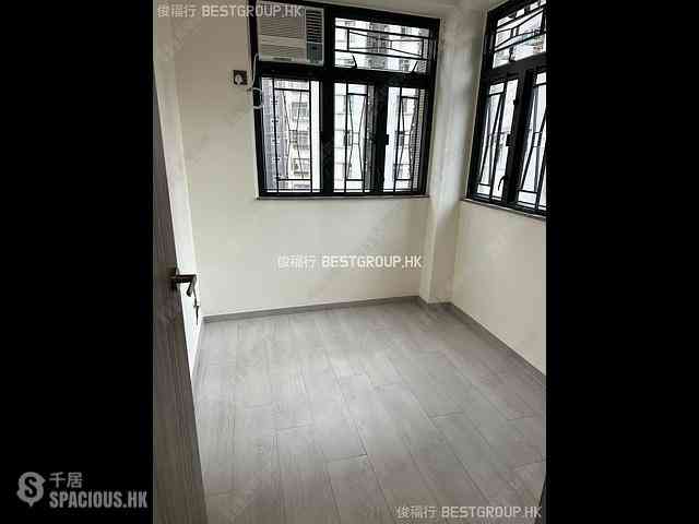 Sai Ying Pun - Fu Moon Building 06