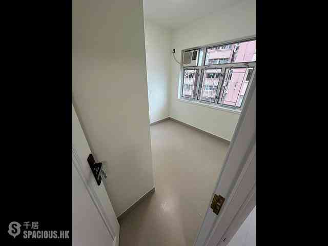 Sai Ying Pun - Yuet Sum Mansion 02