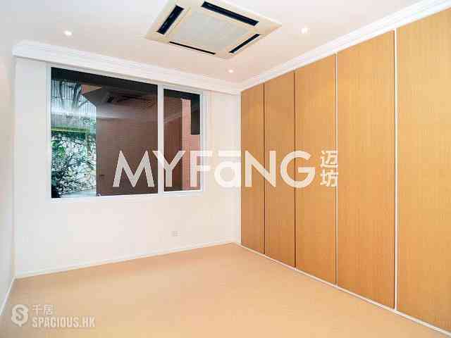 Chung Hom Kok - Pinewaver Villas 06
