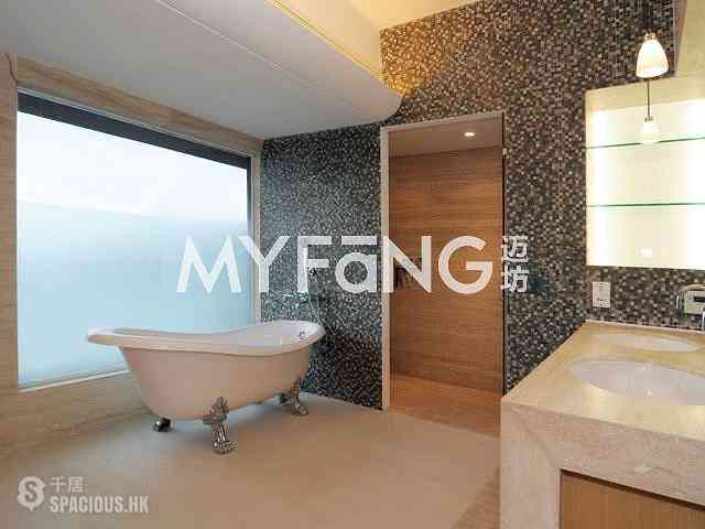 Chung Hom Kok - Pinewaver Villas 12
