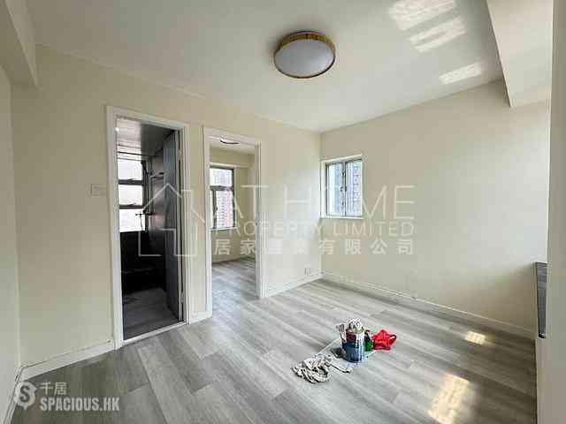 Soho - Ying Pont Building 01