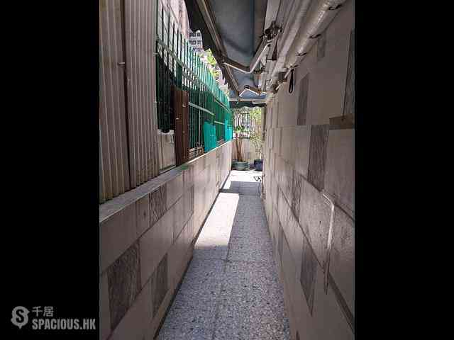 North Point - Chaton House 02