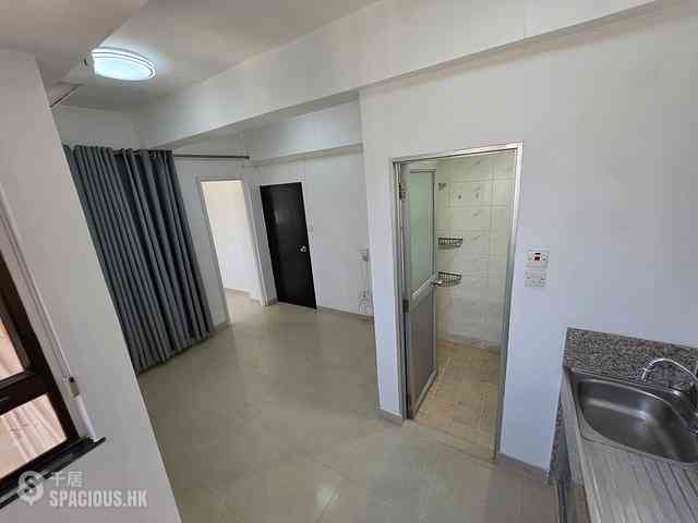 Sai Ying Pun - Good Times Building 02
