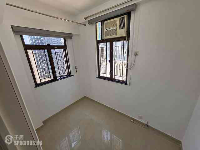 Sai Ying Pun - Good Times Building 04