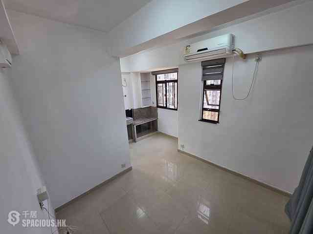 Sai Ying Pun - Good Times Building 05