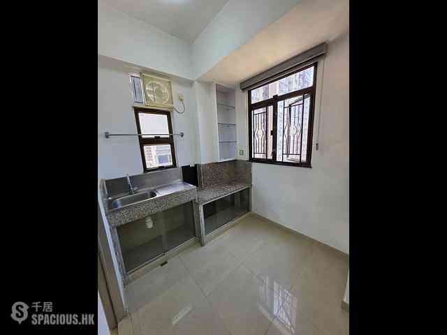 Sai Ying Pun - Good Times Building 06