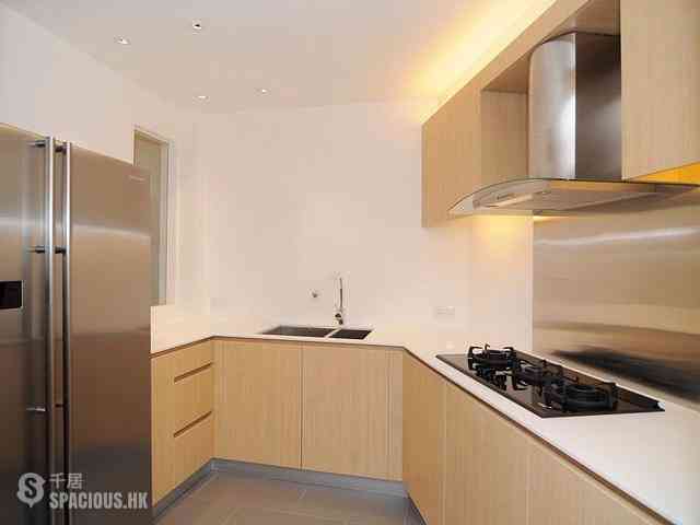 Chung Hom Kok - Pinewaver Villas 01