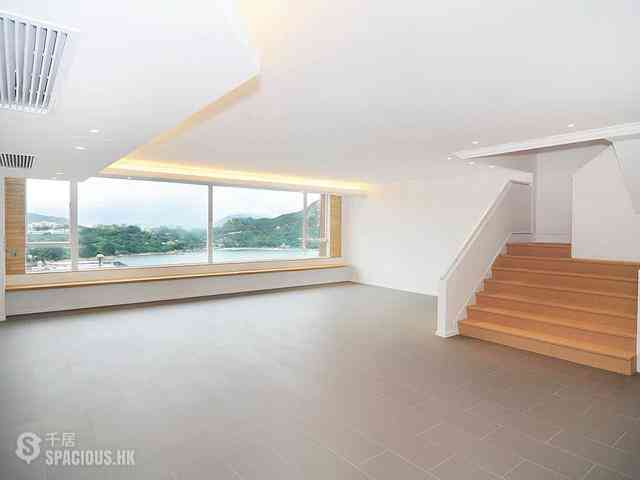 Chung Hom Kok - Pinewaver Villas 10