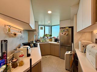 Tung Chung - Caribbean Coast Phase 4 Crystal Cove Tower 15 07