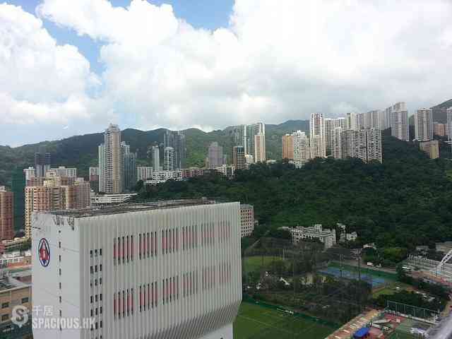 Happy Valley - Caroline Garden 04