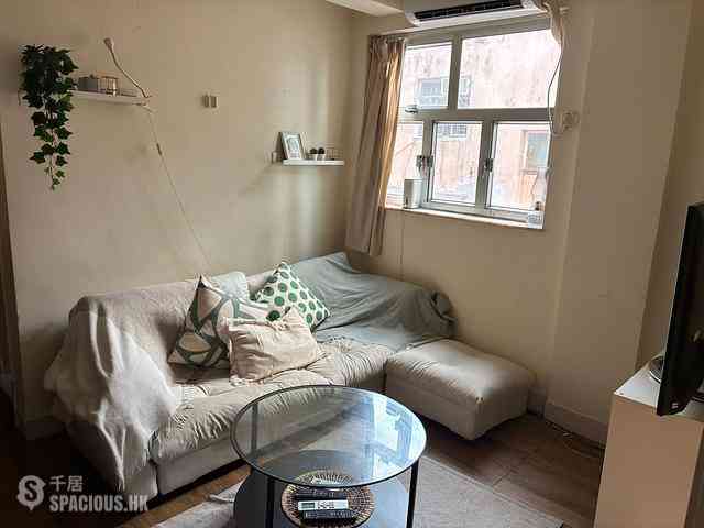 Sai Ying Pun - Luen Tak Building 10