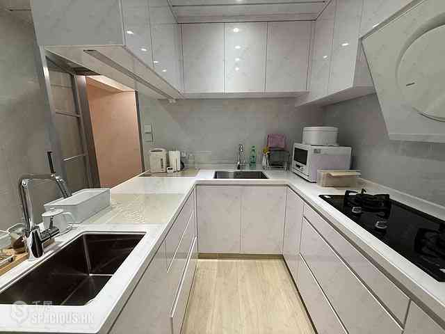 Pok Fu Lam - Baguio Villa Block 25 06