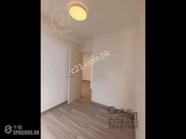 Pok Fu Lam - Pokfulam Gardens Block 5 03