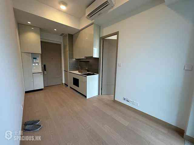 Lohas Park - Lohas Park Phase 12C Grand Seasons Tower 1B 03