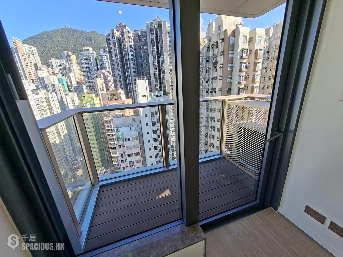 Sai Ying Pun - Des Voeux W Residence 01
