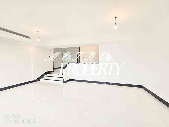 Repulse Bay - Pine Crest 06