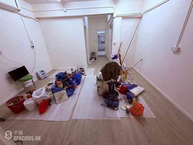 Mong Kok - 1067, Canton Road 01