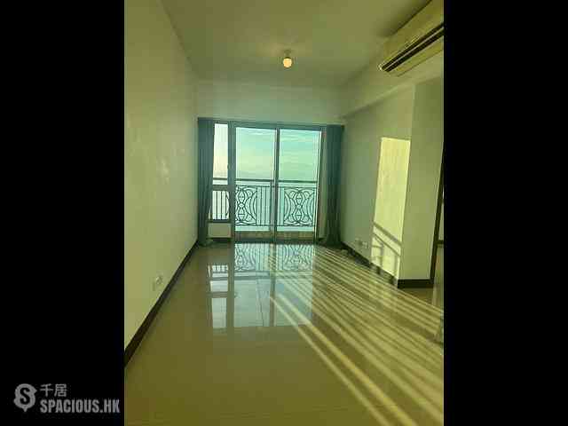 Kennedy Town - The Merton 01