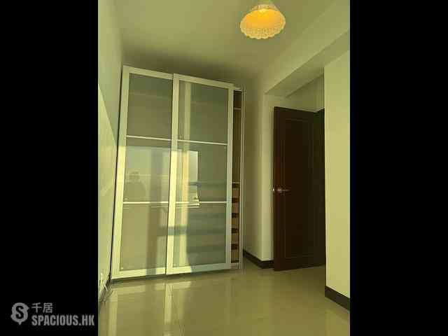 Kennedy Town - The Merton 04