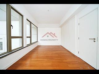 The Peak - Mount Austin Estate 05