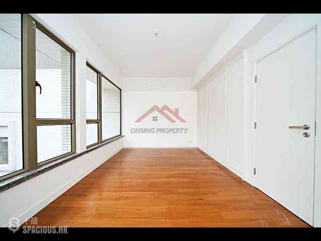 The Peak - Mount Austin Estate 05