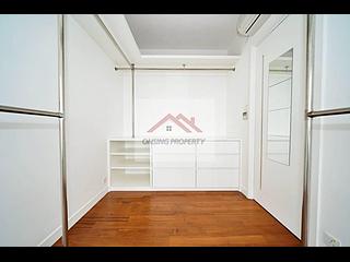The Peak - Mount Austin Estate 11