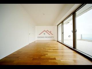 The Peak - Mount Austin Estate 12