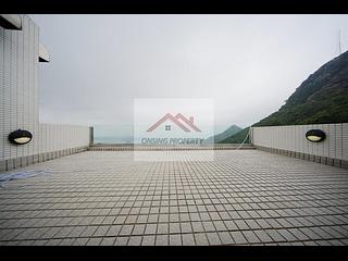 The Peak - Mount Austin Estate 13