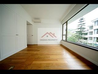 The Peak - Mount Austin Estate 14