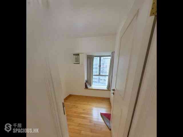 Sheung Wan - Queen's Terrace Block 2 03
