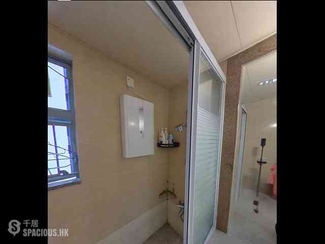 Sheung Wan - Queen's Terrace Block 2 04