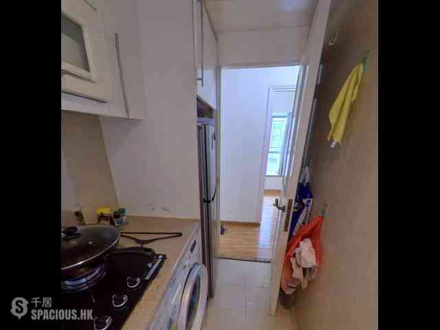 Sheung Wan - Queen's Terrace Block 2 06